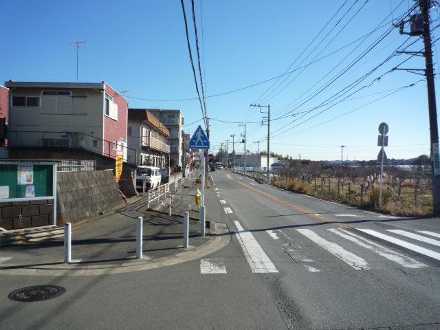 Local photos, including front road. Local (12 May 2013) Shooting