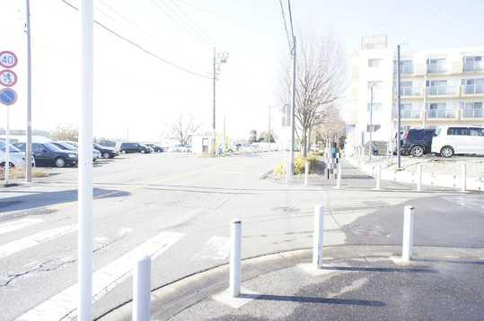 Local photos, including front road. Frontal road