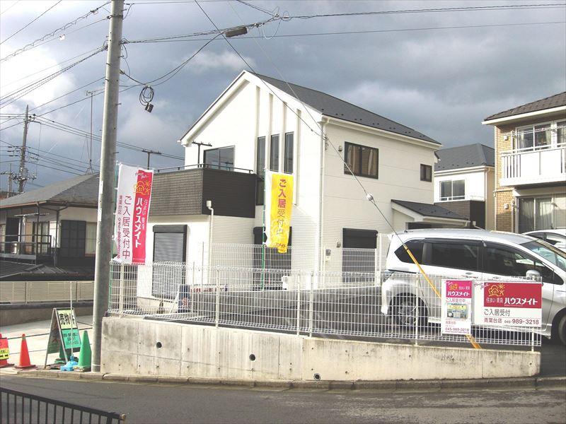 Local photos, including front road. Local (12 May 2013) Shooting