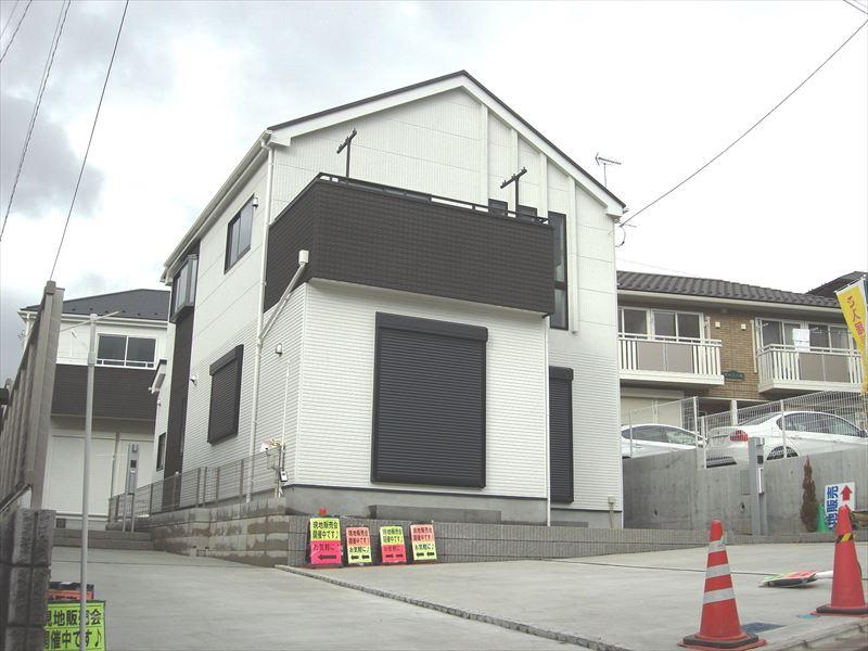 Local appearance photo. Local (12 May 2013) Shooting