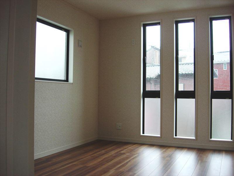 Non-living room. Indoor (12 May 2013) Shooting