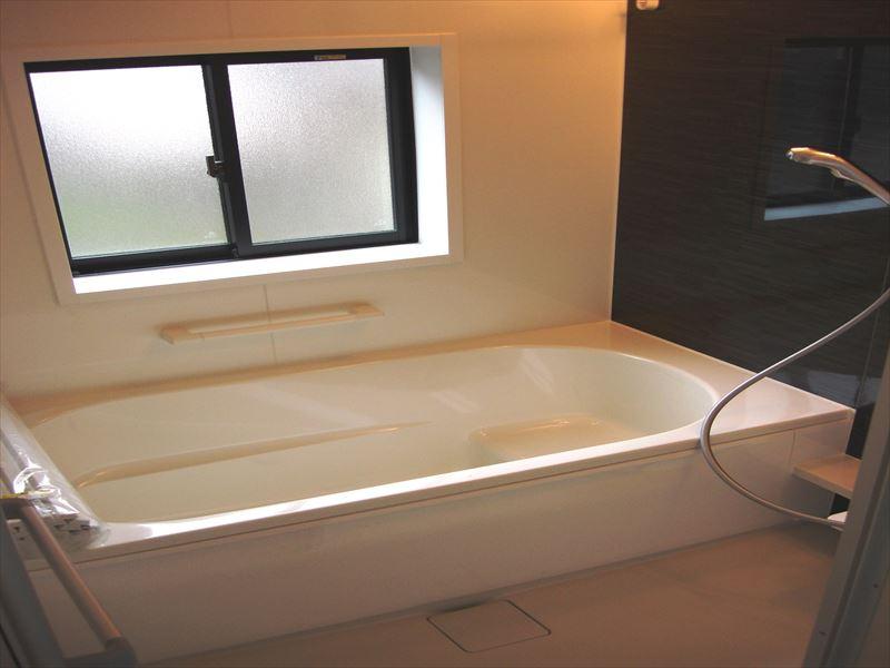 Bathroom. Indoor (12 May 2013) Shooting