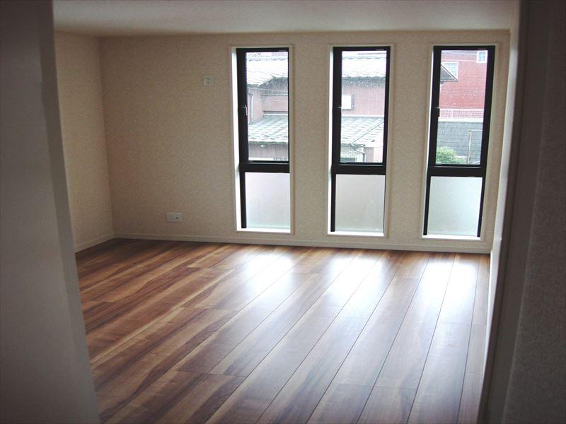 Non-living room. Indoor (12 May 2013) Shooting