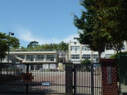 Primary school. 950m until Yamauchi elementary school