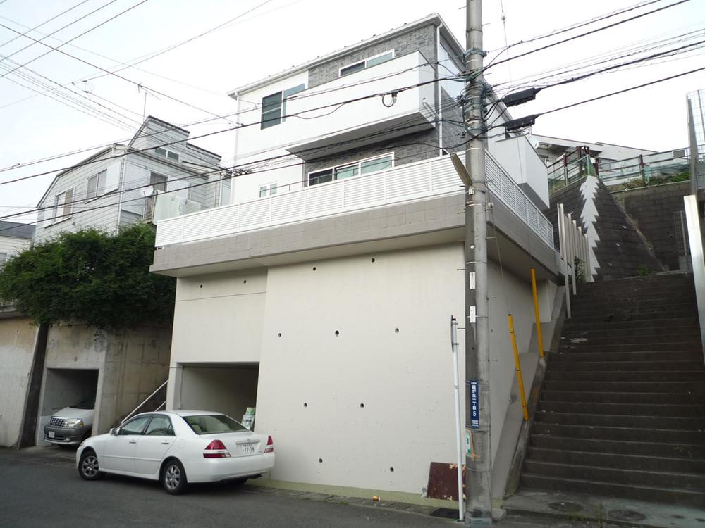 Local appearance photo. We photographed the whole from the southwest side. There is a feeling of opening.