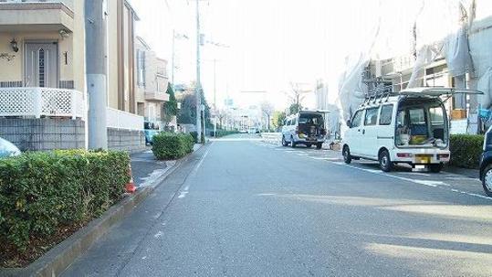 Local photos, including front road. Frontal road