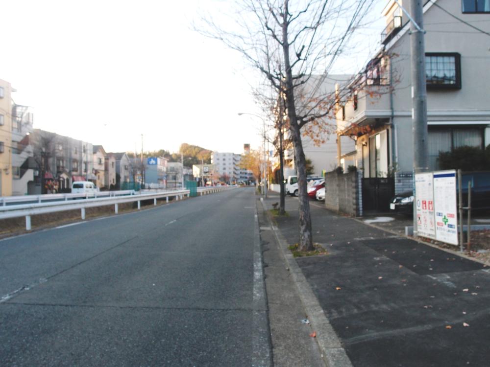 Local photos, including front road. Local (12 May 2013) Shooting