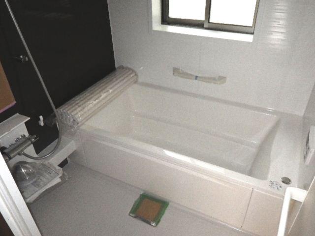 Same specifications photo (bathroom)