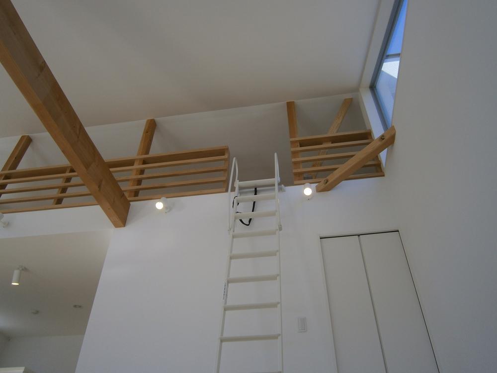 Same specifications photos (Other introspection). It will be in the same specification