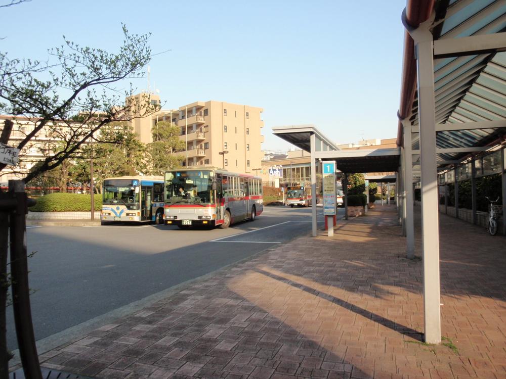 station. Ichigao up to 880m Denentoshi "Ichigao" journey of 11 minutes walk walking down the street with a sidewalk to the station