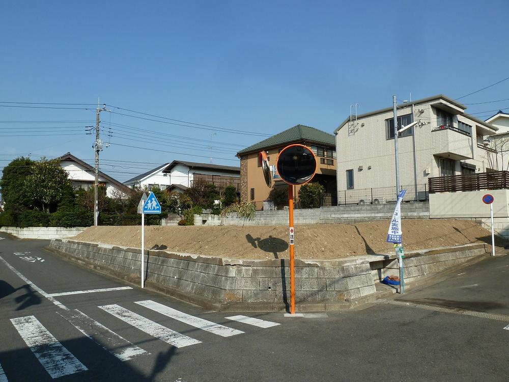 Local appearance photo. Local (12 May 2013) Shooting