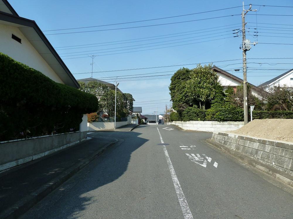 Local photos, including front road. Local (12 May 2013) Shooting