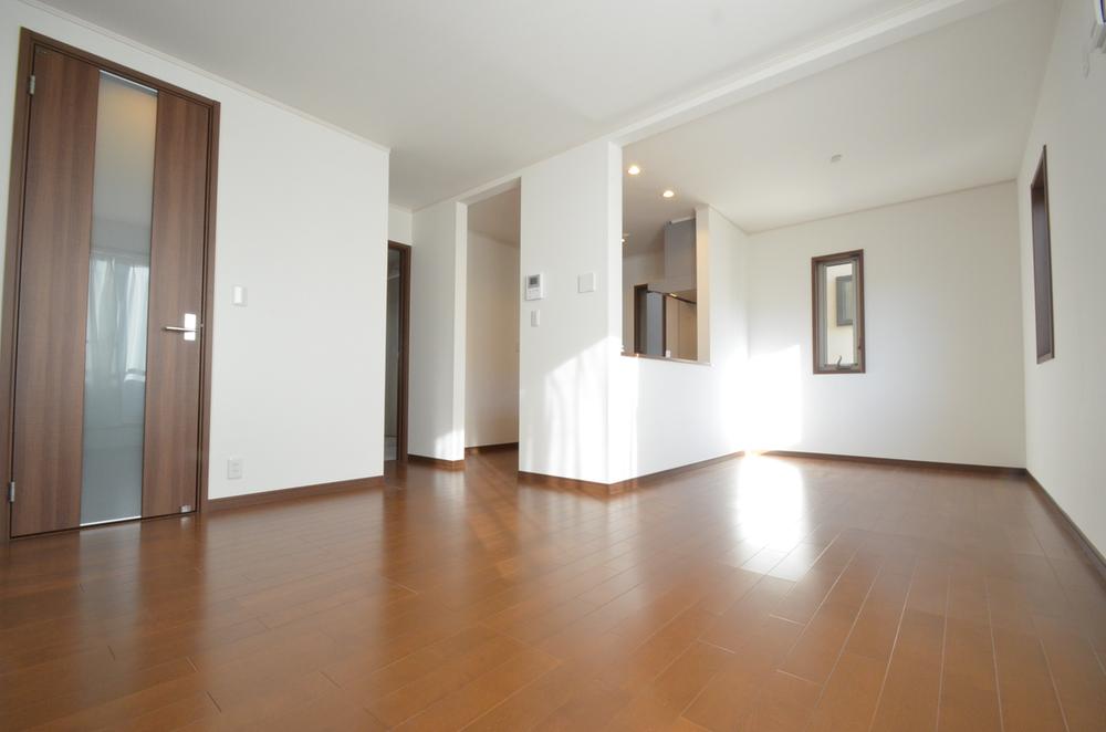 Same specifications photos (living). ( Building) same specification