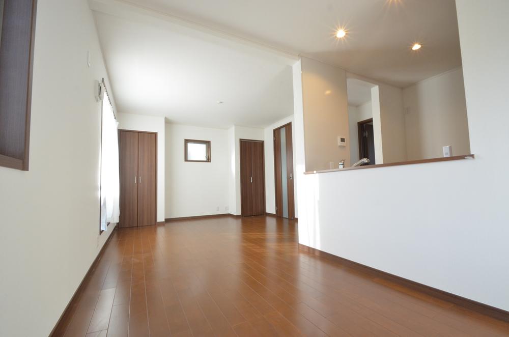 Same specifications photos (living). Same specifications