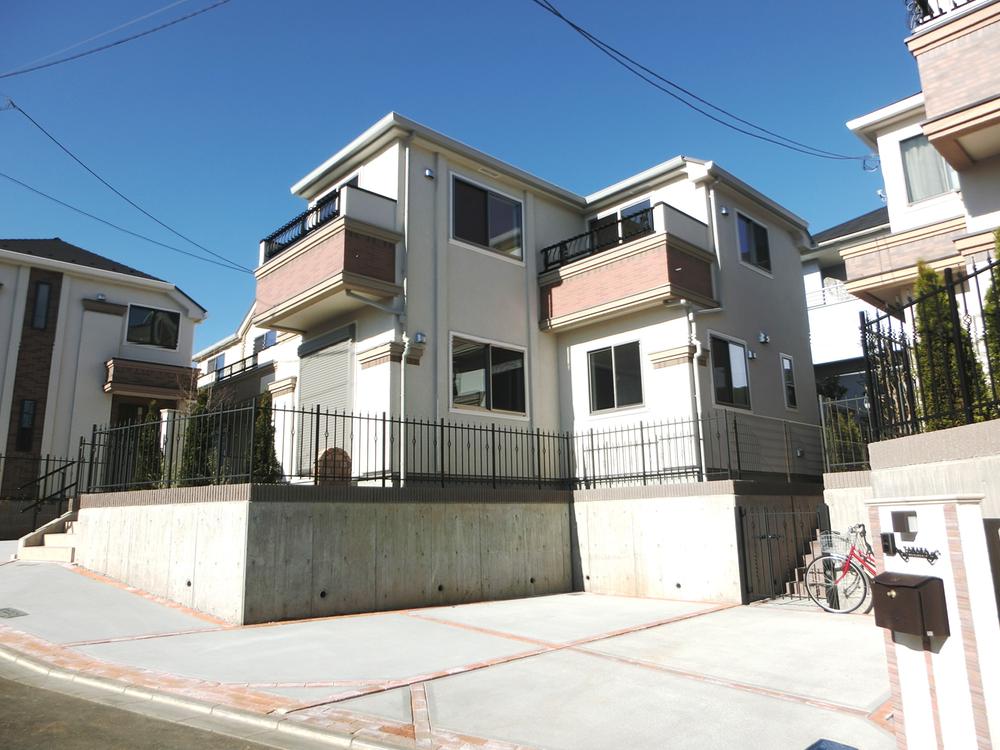 Local appearance photo