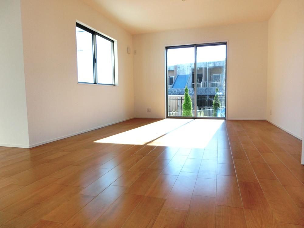 Living. Living Room (Building 2)