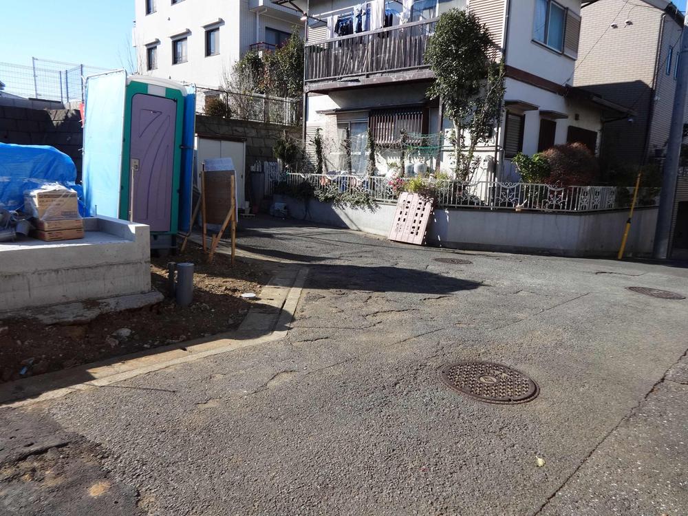 Local photos, including front road. Local (12 May 2013) Shooting