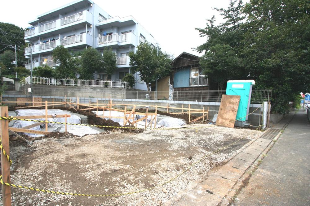 Local photos, including front road. Local (August 2013) Shooting