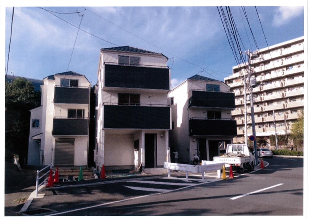 Local appearance photo. Local (10 May 2013) Shooting