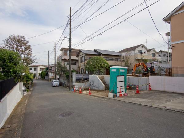 Local photos, including front road. Local (12 May 2013) Shooting