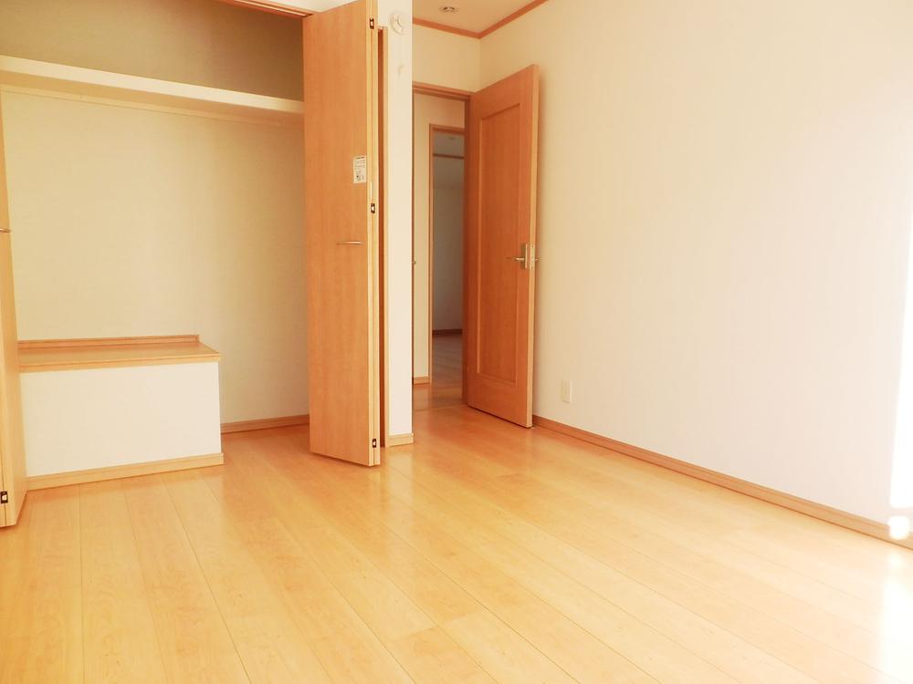 Same specifications photos (Other introspection). Western & storage (company specification example)