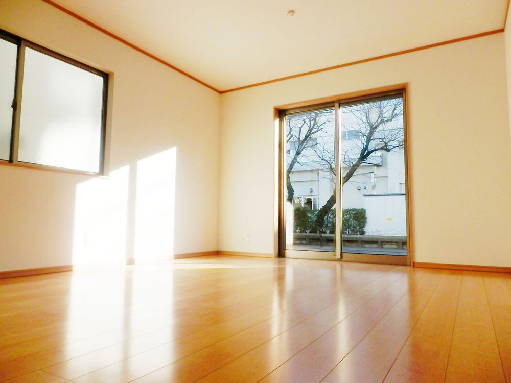 Same specifications photos (living). Living (company specification example)