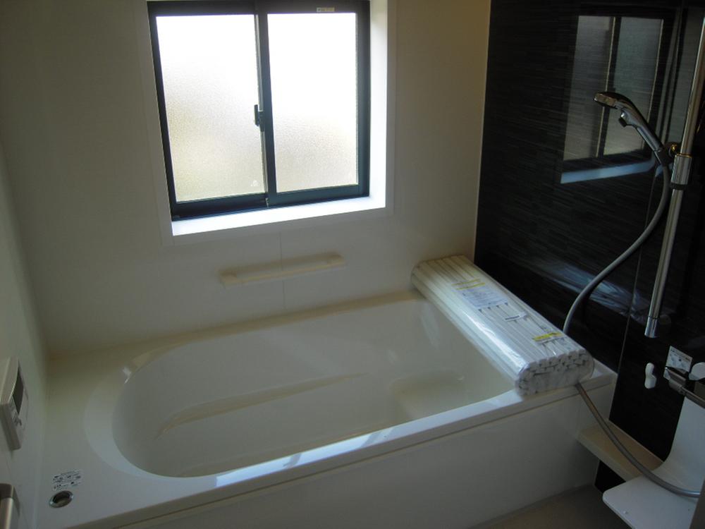 Same specifications photo (bathroom). Also equipped with dryer in the bath where the loose leg in 1 tsubo put off