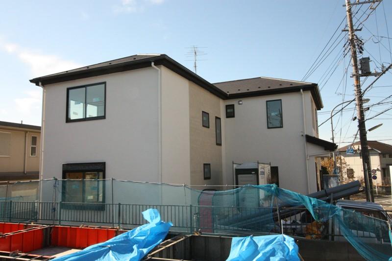 Local appearance photo. Parking space two Allowed