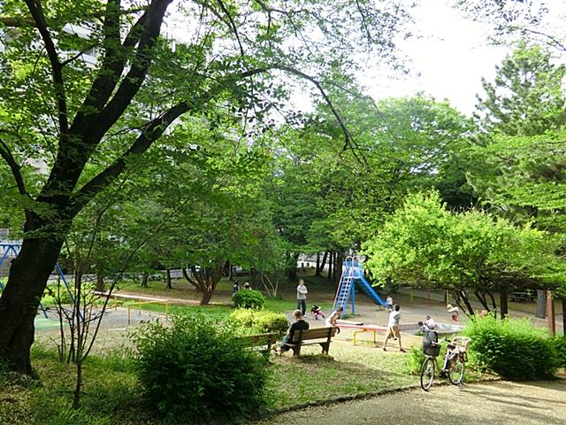 park. 1111m to Fujigaoka park