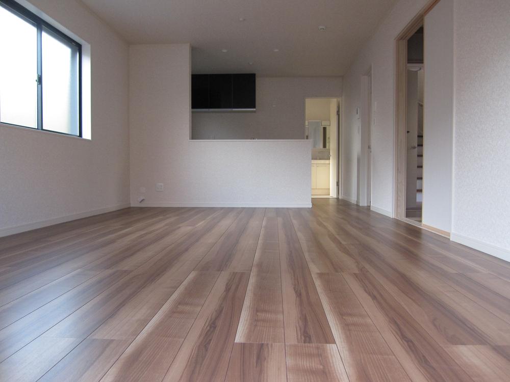 Living. Local (12 May 2013) Shooting