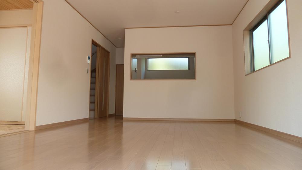 Same specifications photos (living). Complete same specifications Photos