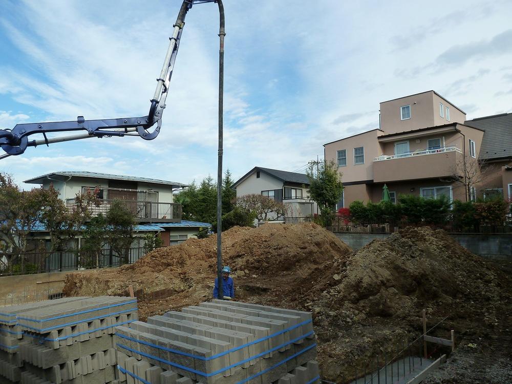 Local appearance photo. Local (11 May 2013) Shooting. It began foundation work