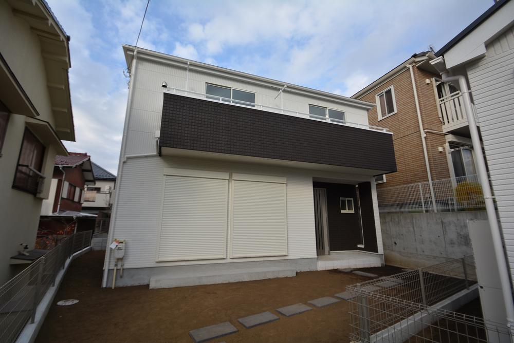 Local appearance photo. Local (12 May 2013) Shooting Building 2