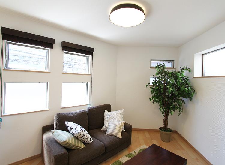 Living. Comfortably is natural wood composite flooring, Living of soft impression in plaster wall, It is the space of every day of peace. (MH Living)