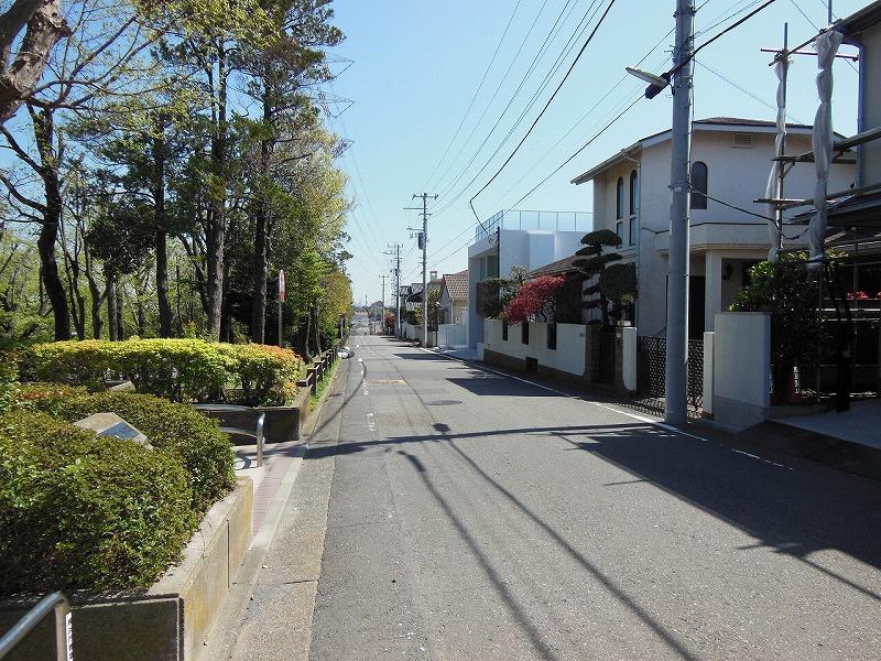 Local photos, including front road. Local (August 2013) Shooting