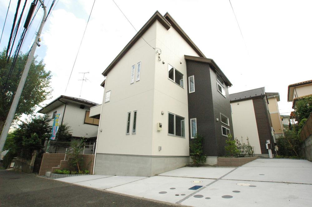 Local appearance photo. Local (10 May 2013) Shooting