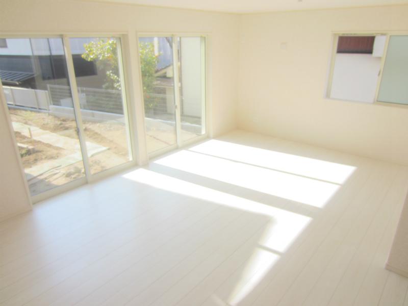 Same specifications photos (living). Same specifications construction cases