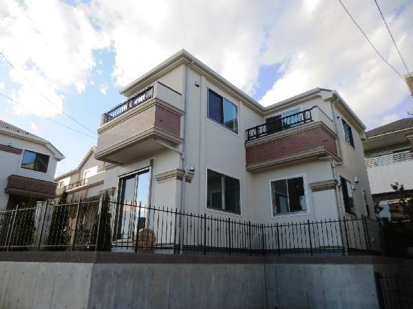 Local appearance photo. It was taken from the south side.