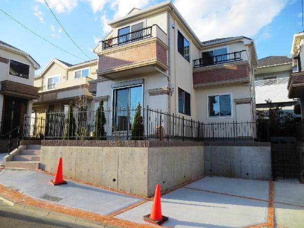 Parking lot. Is parking.