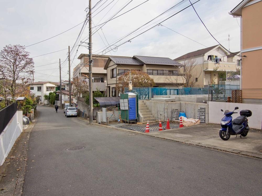 Local photos, including front road. Local (11 May 2013) Shooting