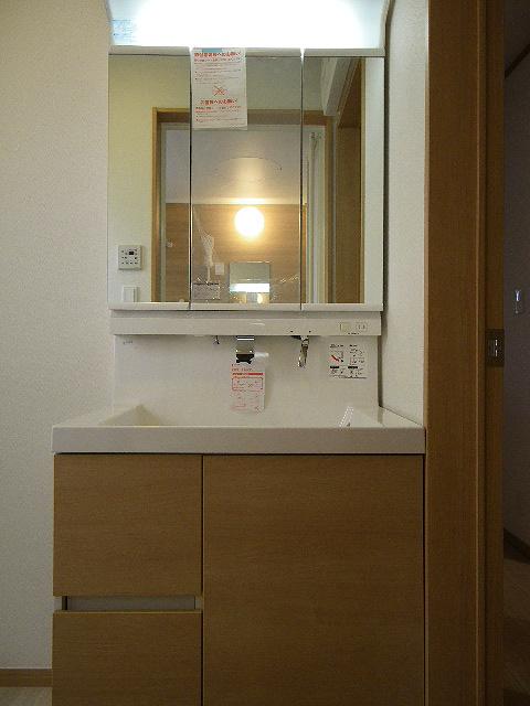 Same specifications photos (Other introspection)