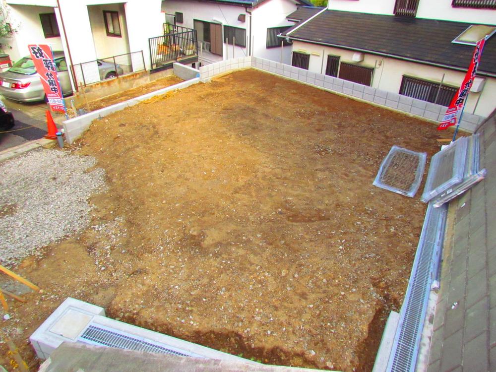 Other local. The first kind medium and high-rise exclusive residential area