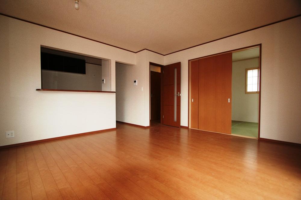 Same specifications photos (living). ( Building) same specification