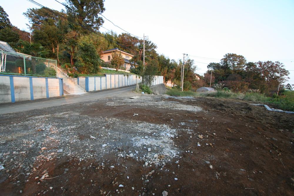 Local photos, including front road. Local (11 May 2013) Shooting