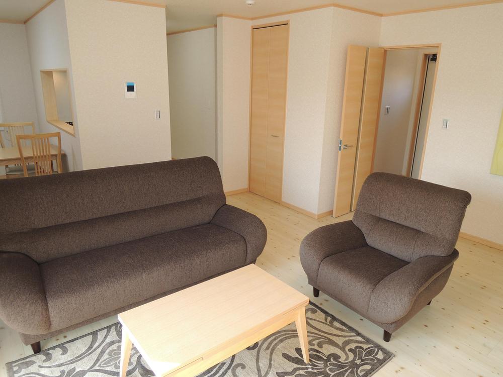 Same specifications photos (living). Example of construction