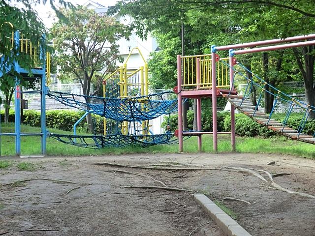 park. 550m until Azaminominami three hundred Kubo park