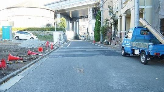 Local photos, including front road. Frontal road