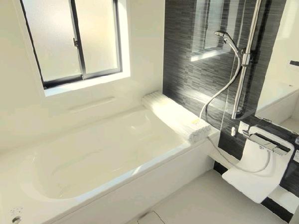 Bathroom. Bathroom spacious Hitotsubo type