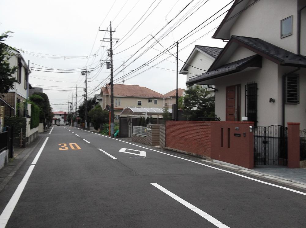 Streets around. It is a beautiful cityscape that was equipped with 100m road to nearby streets