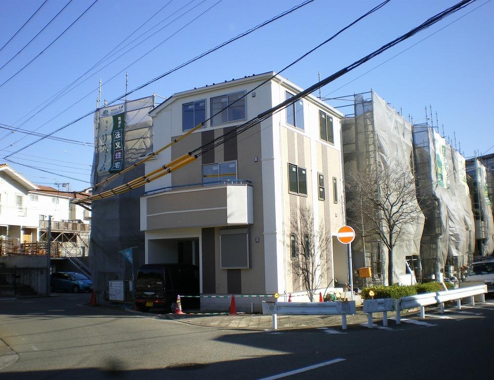 Local appearance photo. Day is also good.